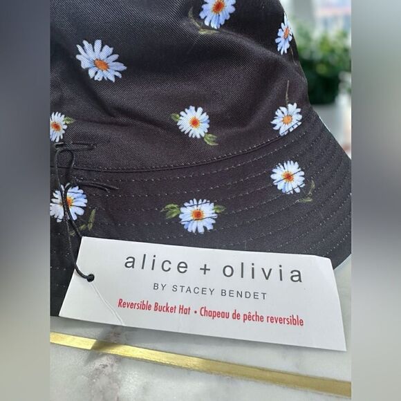 NWT alice + olivia Reversible Bucket Hat - Picture 8 of 9
